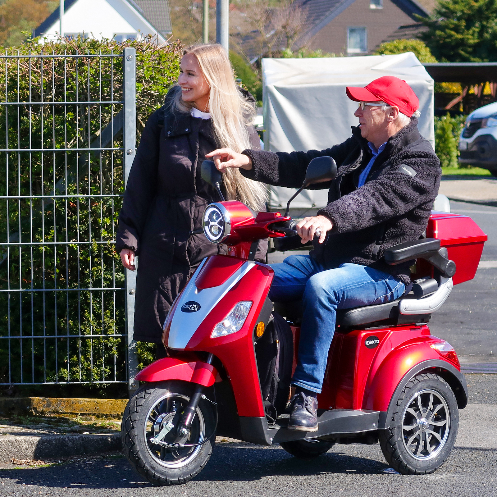 Mann und Frau mit E-Trike